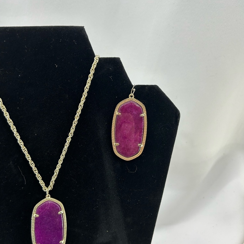 Kendra Scott Rayne Magenta Maroon Jade Tassel Long Necklace With Earrings - Picture 3 of 8